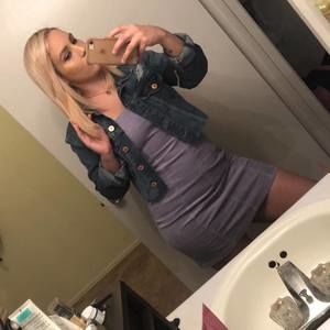 Meet your Posher, Leslie